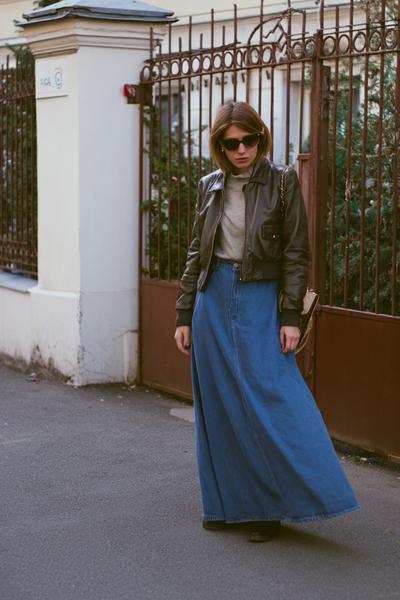 10. Autumn outfits 2026 with Denim Maxi Skirt and Cropped Leather Bomber