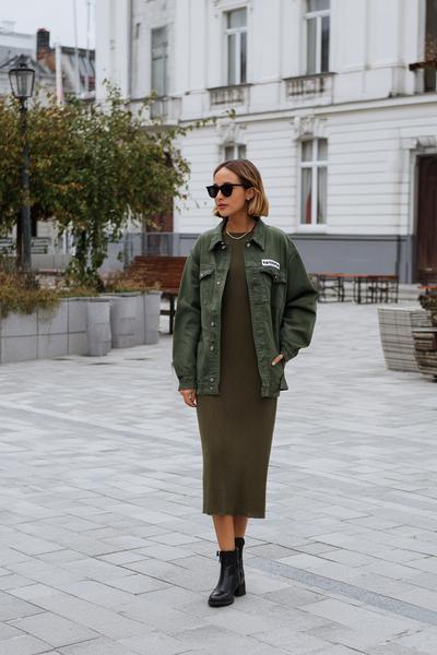 14. Autumn outfits 2026 with Utility Jacket and Knit Midi Dress