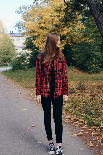 21. Autumn outfits 2026 with Flannel Overshirt and Black Leggings