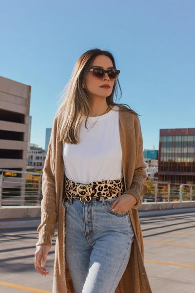23. Autumn outfits 2026 with Statement Belt, Longline Cardigan, and Jeans