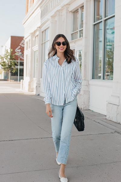 21. Casual Outfits 2026: Striped Button-Up with Light Denim and Flats