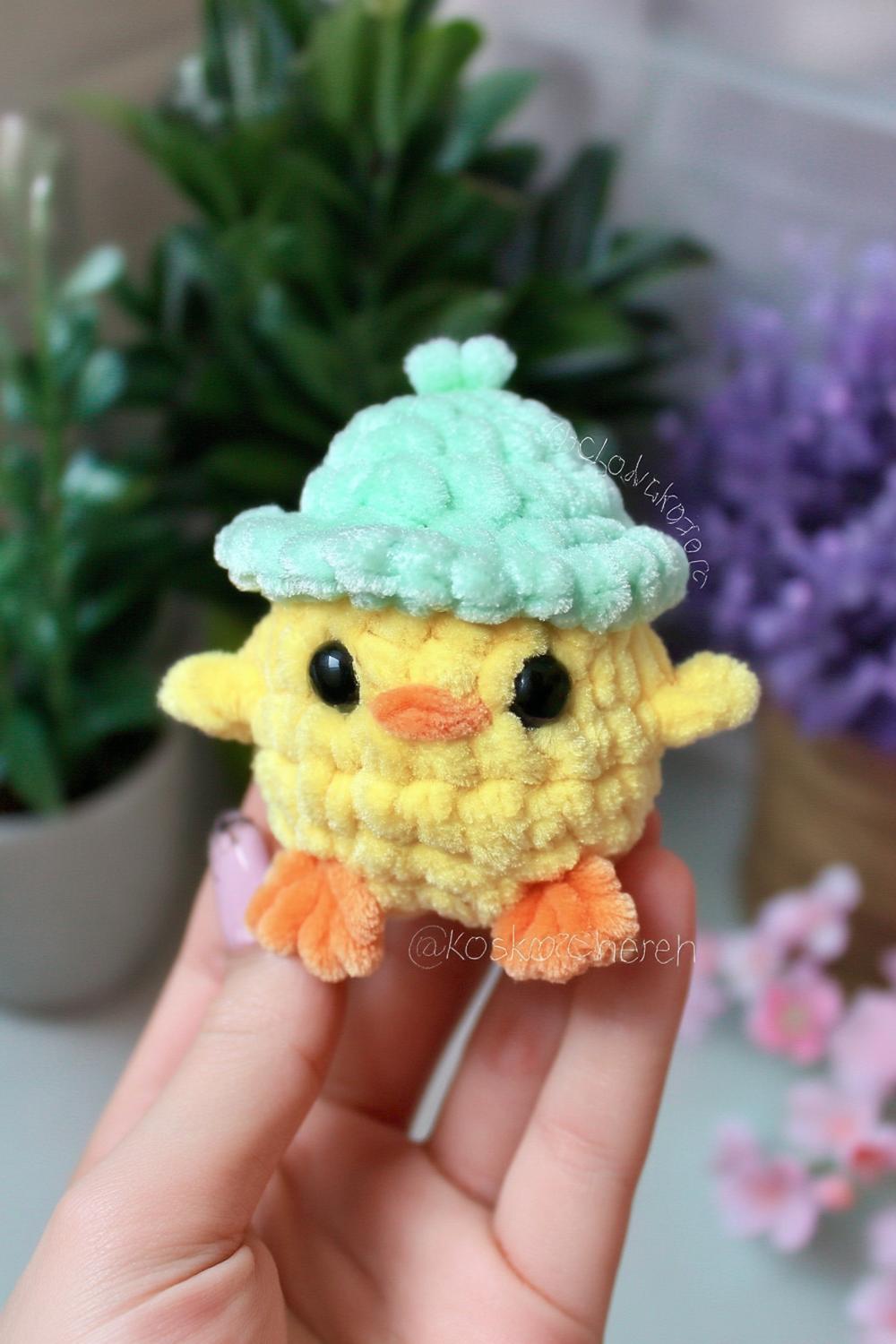 Duckling With Hat