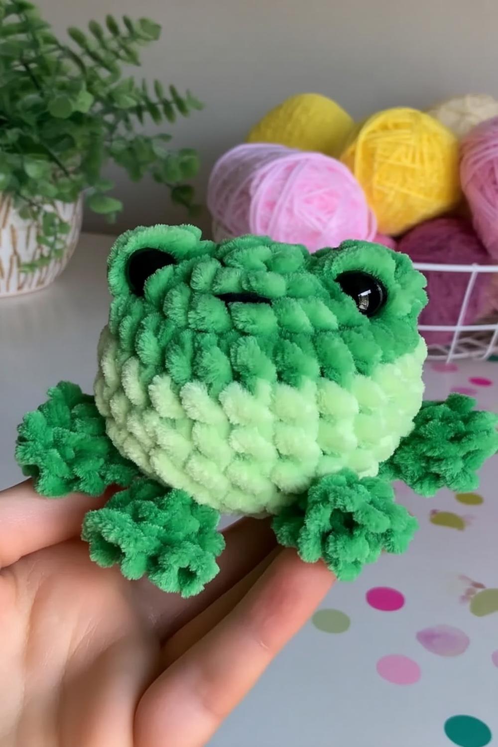 Textured Frog Scrubby
