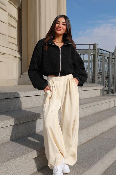 14. Cute Outfits 2026 with Fleece Zip-Up and Pleated Trousers
