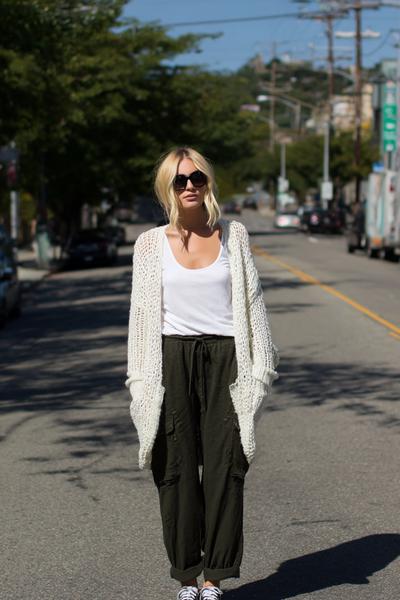 8. Cardigan Brandy Melville Layer with Ribbed Tank and Cargo Pants
