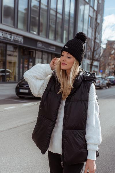 9. Demetra Outfits Winter with Puffer Vest and Knit Beanie