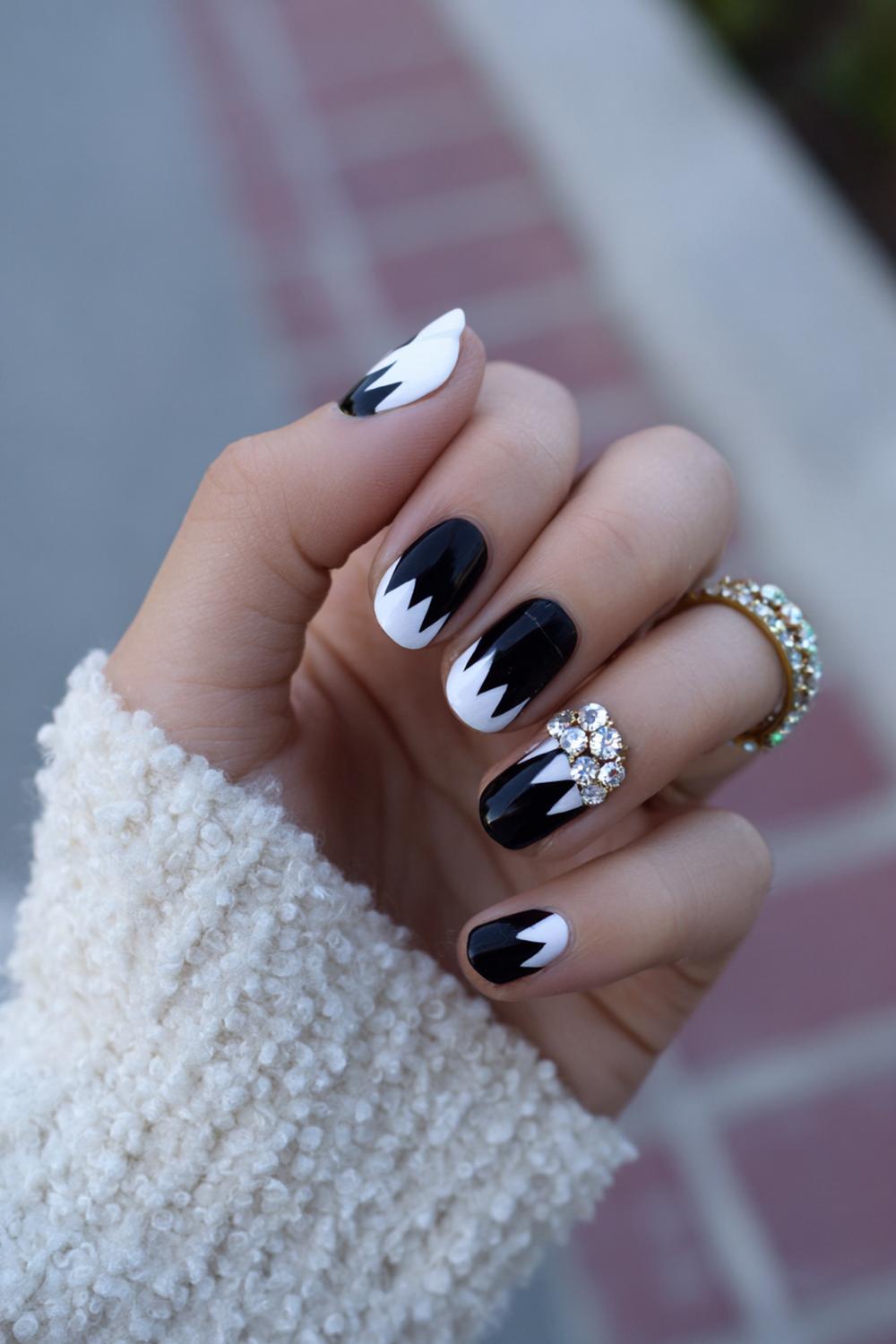 21. Black and White Nails with Geometric Triangle Mosaic