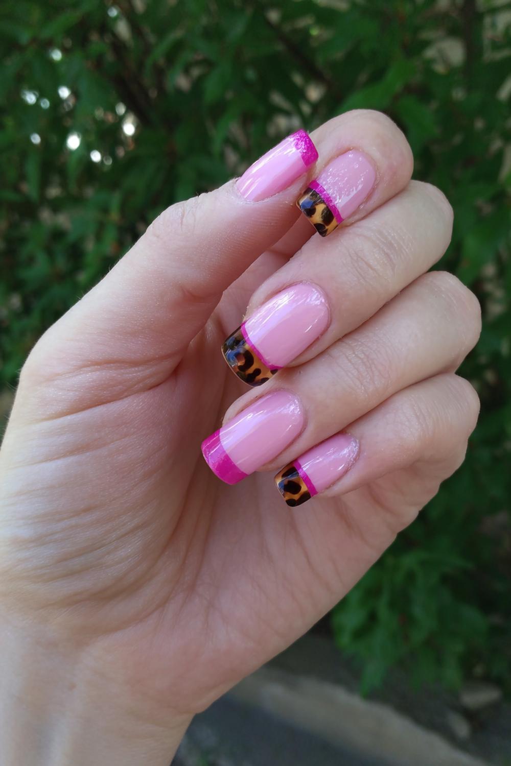23. Dark Pink French Tips with Tortoiseshell Accent Nail