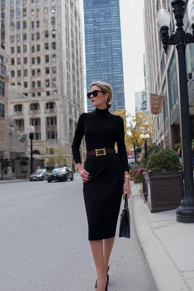 12. Old money outfits 2026 for Work Outfits Women with a sheath dress and leather belt