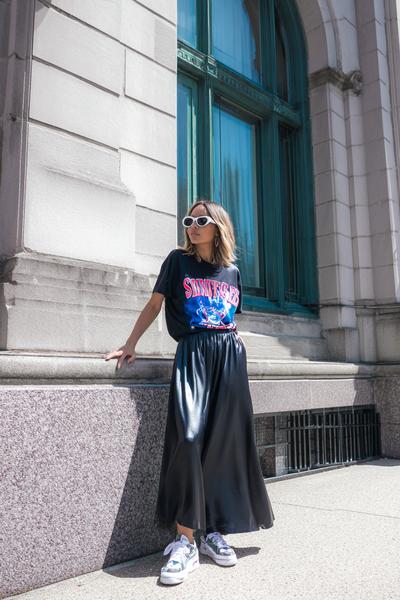 17. School outfit 2026: Graphic tee and satin maxi skirt with sneakers