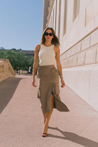 14. Skirt outfits 2026 with cargo midi skirt and ribbed racer tank