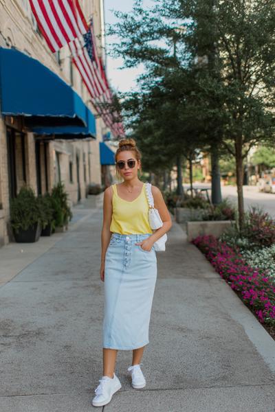 3. Light Wash Skirt Outfit with lemon tank and white sneakers